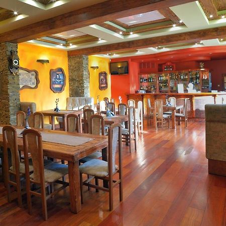 Hotel Kasztelan à Krosno Extérieur photo