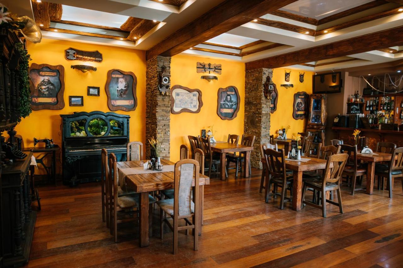 Hotel Kasztelan à Krosno Extérieur photo