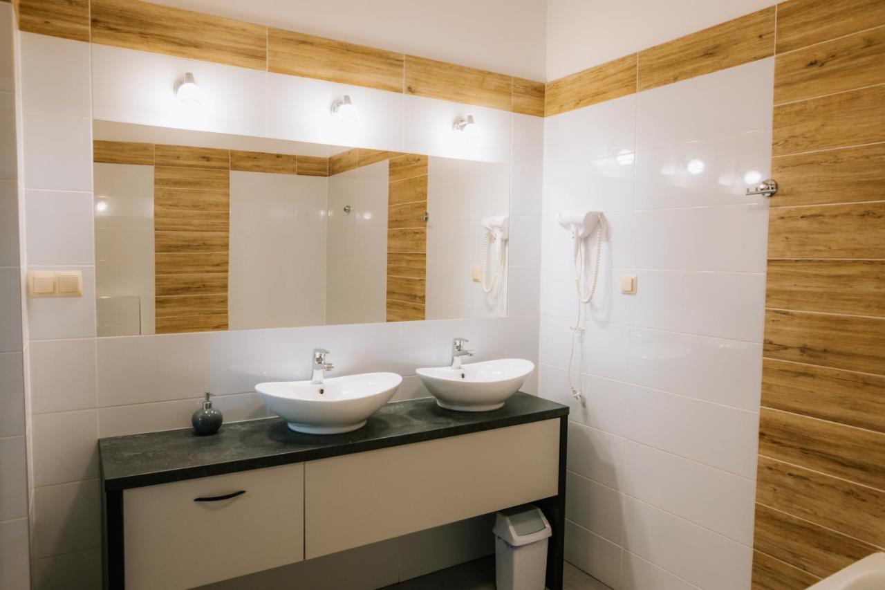 Hotel Kasztelan à Krosno Extérieur photo